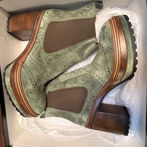 Pons Quintana Cedro Green Suede Platform Boots